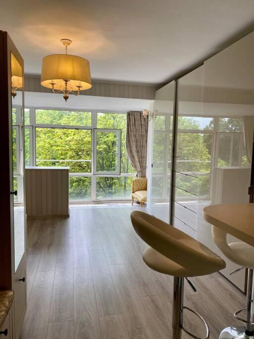 Downtown Studio - Ultra Central With Park View Bukarest Exterior foto