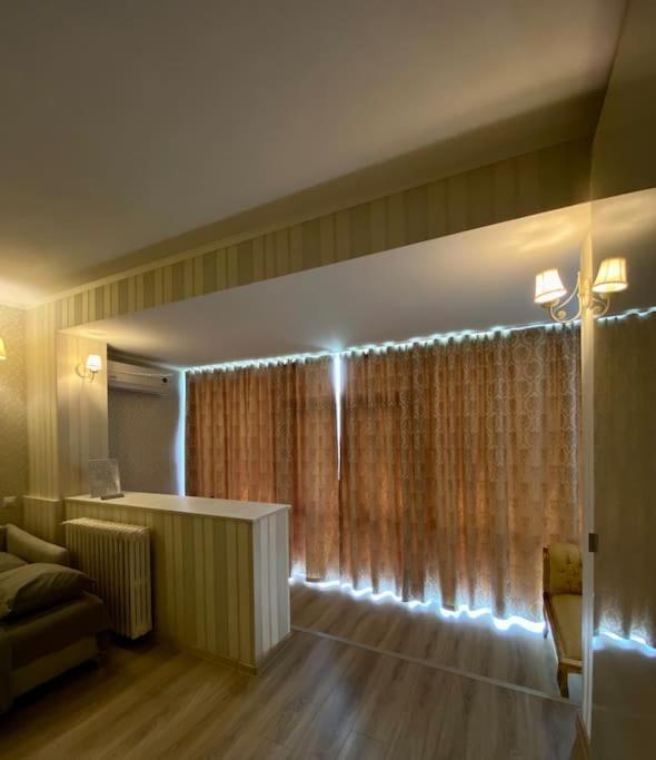 Downtown Studio - Ultra Central With Park View Bukarest Exterior foto